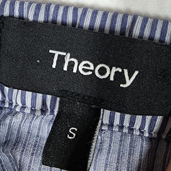 Theory Odettah Seersucker Off the Shoulder Top Blue White Stripe Summer Coastal - Picture 6 of 9